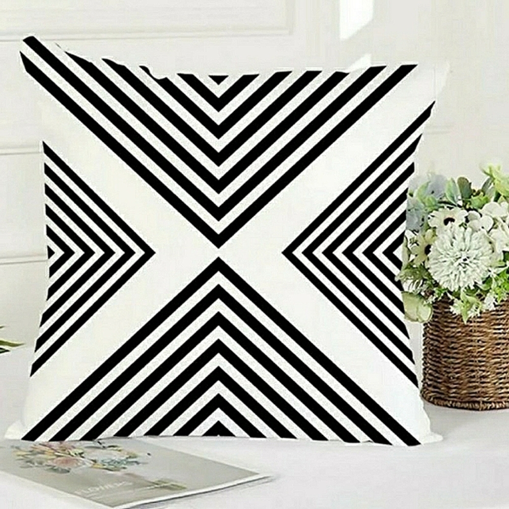 Black & White Chevron Striped Throw-pillow Covers, NIP